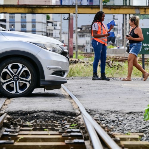 Campanha reforça conscientização sobre riscos nas passagens de nível da linha férrea em Barra Mansa